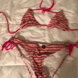 NWOT Guess baiting suit